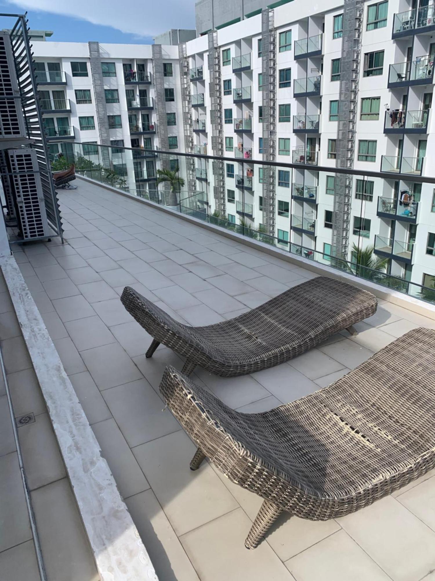 Apartment Arcadia Beach: Trendy Pool-view With Fitness Center Pattaya